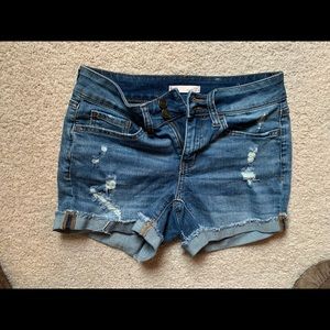 Woman’s juniors shorts